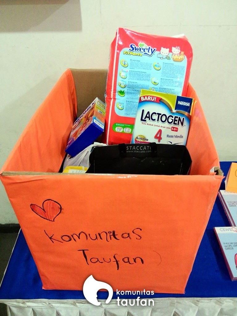 Relawan_Donatur_Yayasan_Komunitas_Taufan_Mendampingi_Pasien_Kanker_Tumor_Penyakit_Beresiko_Tinggi_dan_Keluarga_dgn_Semangat_Donasi_Sumbangan_Kebutuhan_Dasar_38